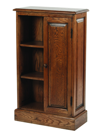 CD Cabinet with Door in Oak